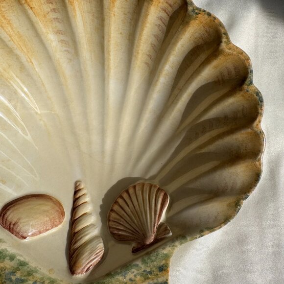 EUC, VIETRI Italy Triton Seashell Shape Bowl Dish, Ceramic, Cream & Sand, 7 in. - Picture 3 of 8
